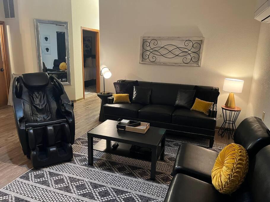Paradise Oasis Near Lake *Full Body Massage Chair* Longview Eksteriør billede