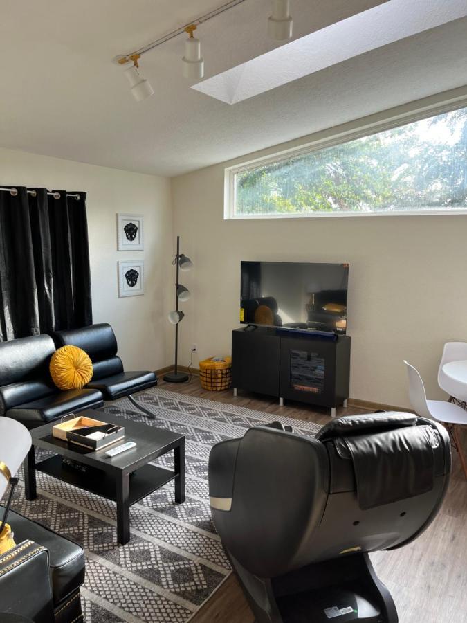 Paradise Oasis Near Lake *Full Body Massage Chair* Longview Eksteriør billede