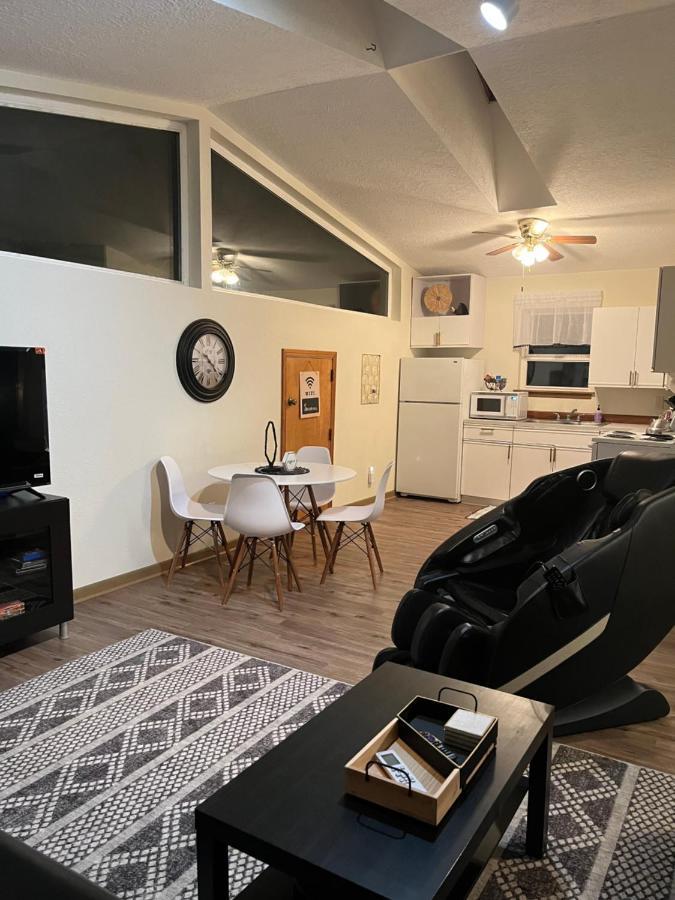 Paradise Oasis Near Lake *Full Body Massage Chair* Longview Eksteriør billede